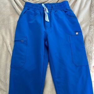 Figs pants size XS Top size S, brand new never worn no tags